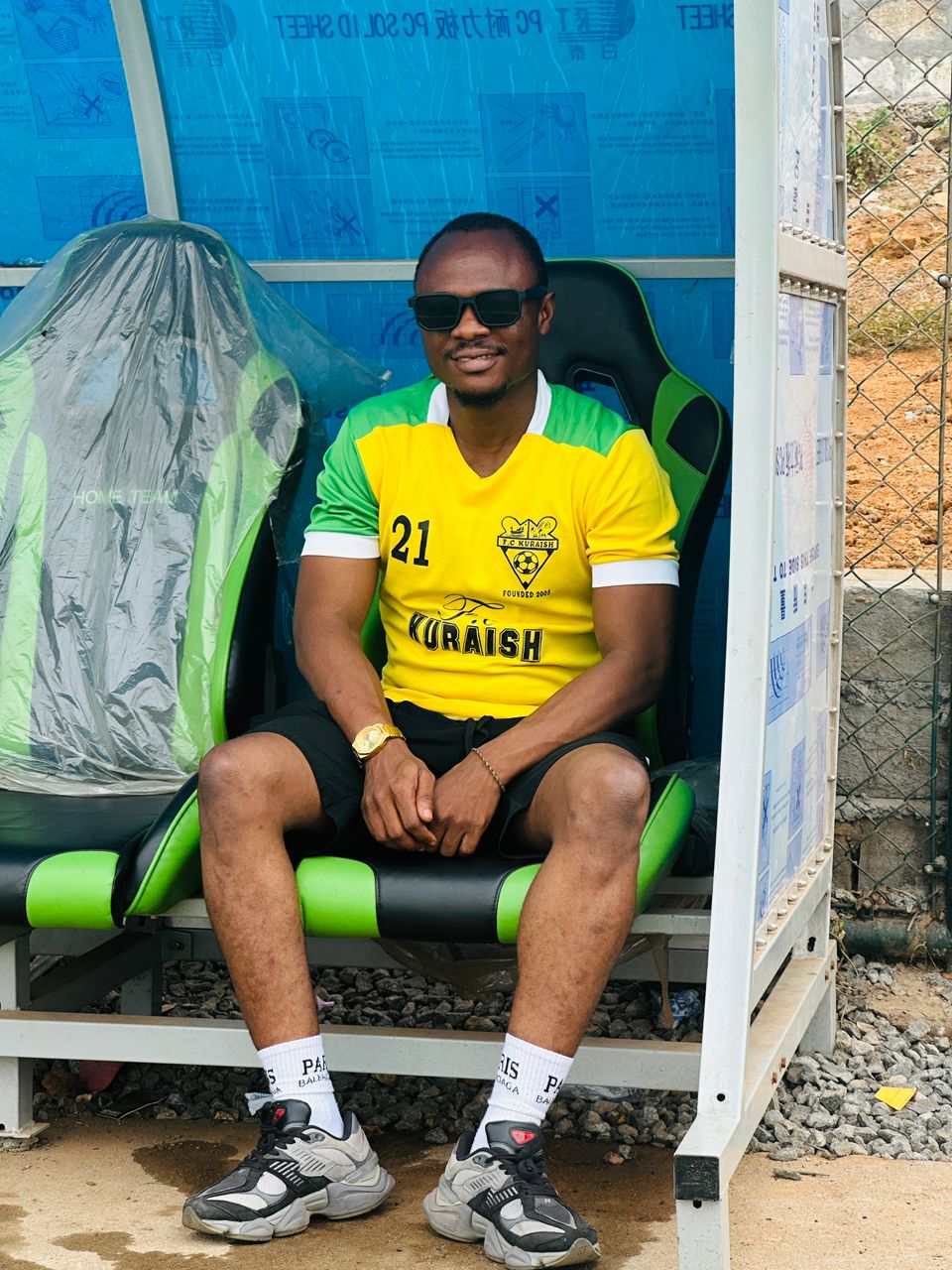 Bench-side mentoring moment with children